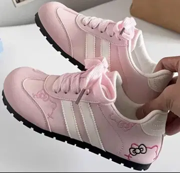 헬로키티 자수 핑크 스니커즈