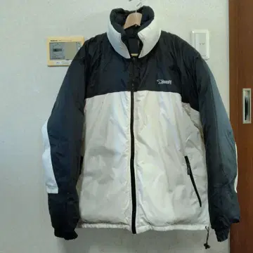 bear 남성용 다운 자켓 리버서블 블랙/화이트 풀 집업