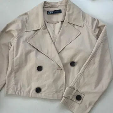 Zara 숏 트렌치코트