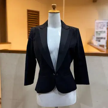 [ 새상품급 ] DOUBLE STANDARD 숏 테일러드 자켓