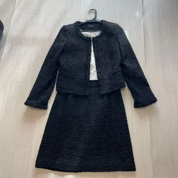 GYDA 블랙 자켓과 드레스 세트