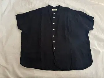 블랙 반팔 스탠드 카라 셔츠