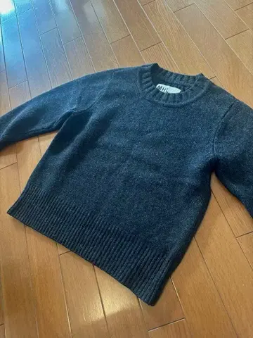 마가렛호웰 MHL 다크 그레이 크루넥 스웨터