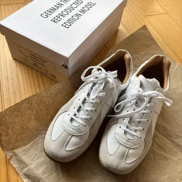 GERMAN TRAINER 화이트 스니커즈