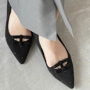 RANDA 블랙 리본 포함 플랫 펌프스