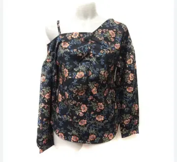 컨디션 최상 츄룬 플라워 프린트 오프숄더 블라우스 오픈 숄더 꽃무늬 긴팔