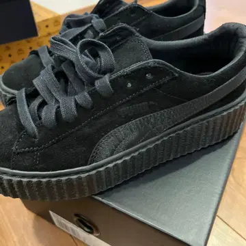 Puma x FENTY 블랙 스웨이드 통굽 스니커즈 24cm