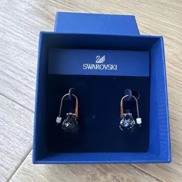 미사용 새상품 - Swarovski 크리스탈 블랙 귀걸이