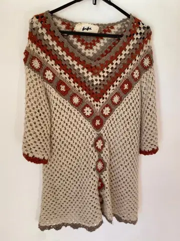 그래니 스퀘어 디자인 니트