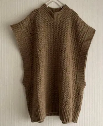 CLANE 브라운 니트 베스트 하이넥