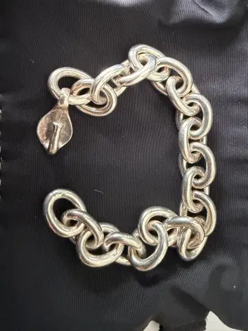 here's CS BRACELET 501 23cm