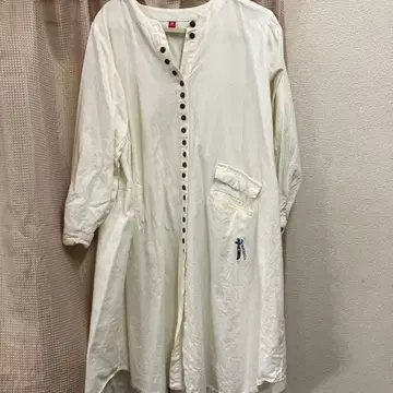 Pine 화이트 버튼 셔츠 원피스 차이하네