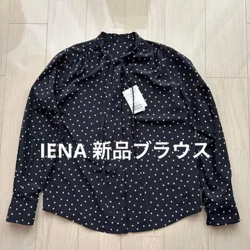 [새상품] IENA 이에나 옷깃 프릴 보타이 블라우스 블랙 도트