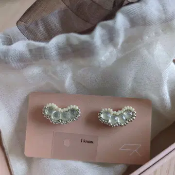 [ 새상품급 ] tamas 귀걸이 I know. 비즈와 크리스탈