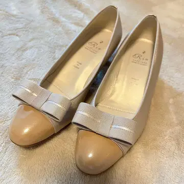 미사용 리즈 라피네 Rizraffine 베이지 펌프스 23.5