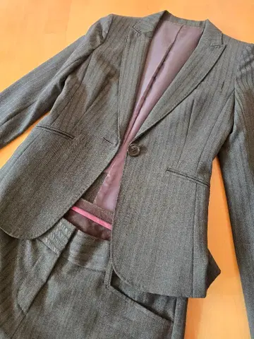 그레이 스트라이프 비즈니스 정장 상하의