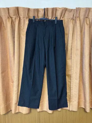 네이비 스트라이프 슬랙스