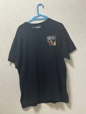 그래픽 프린트 반팔 T셔츠 블랙