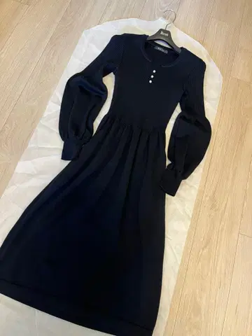 르네 rene 봉긋 슬리브 니트 드레스