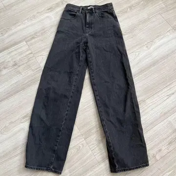 UNIQLO 다크 그레이 데님 팬츠 허리 61cm
