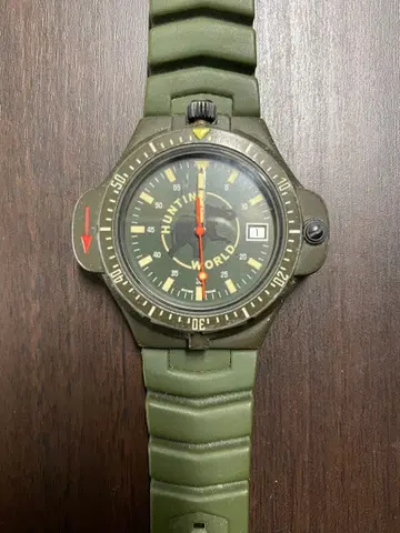 HUNTING WORLD 나침반 부착 시계