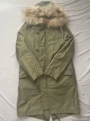 뷰티&유스 모즈 코트