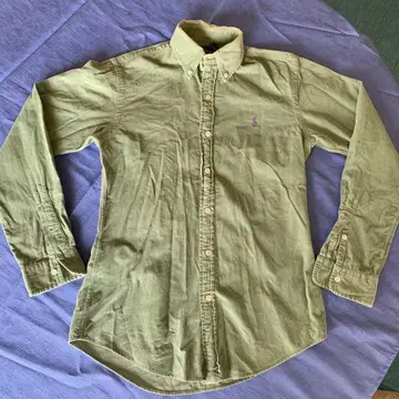 올리브 그린 버튼다운 셔츠