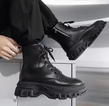 미사용 블랙 통굽 레이스업 숏부츠 사이드 지퍼 25.5