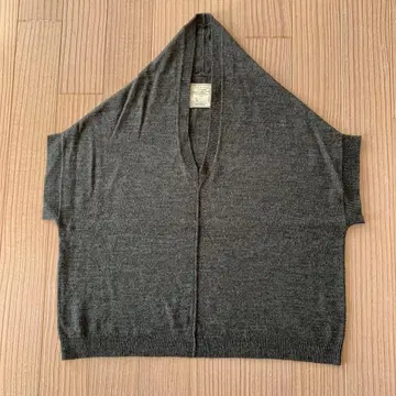 ICHI 베스트 다크 그레이 V넥 반팔 니트
