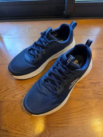 SKECHERS 네이비 스니커즈