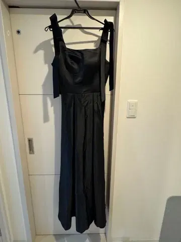 블랙 슬리브리스 롱 드레스 드레스 입적 사진 선촬영