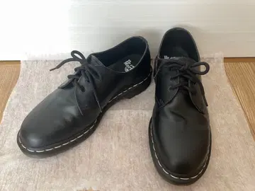 닥터마틴 3홀 가죽 신발 27cm