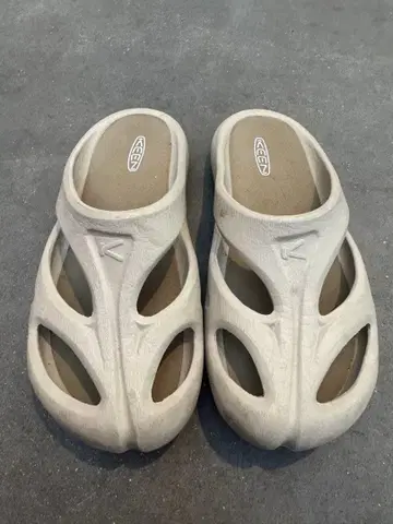 KEEN 샌들