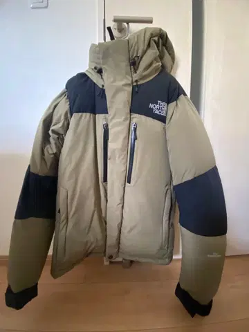 THE NORTH FACE 다운 자켓 올리브 그린/블랙