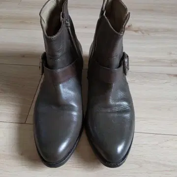 다크 그레이 숏 부츠 지퍼 포함