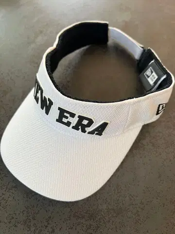 NEW ERA 화이트 선바이저