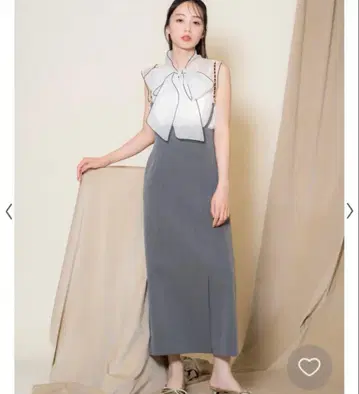 noela 체인 서스펜션 포함 타이트 스커트