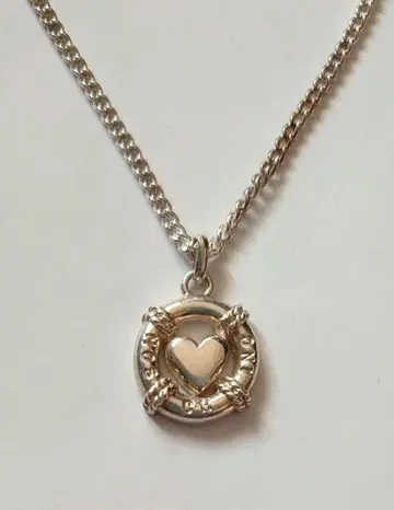 [ 기간 한정 가격 인하 ] MOSCHINO 목걸이 하트 튜브 모티브