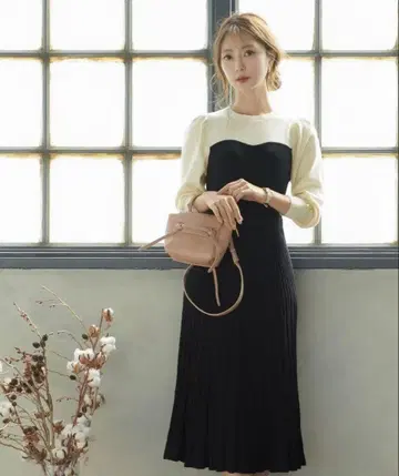 [ 새상품 ] le reve vaniller 바이컬러 절개 니트 원피스