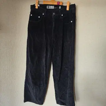 실버 탭 블랙 코듀로이 배기 W33 L30