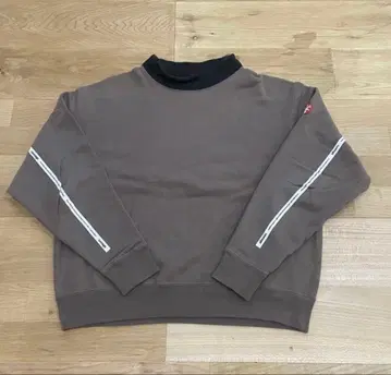 c.e cavempt 맨투맨 브라운 모크넥