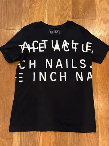나인 인치 네일스 티셔츠