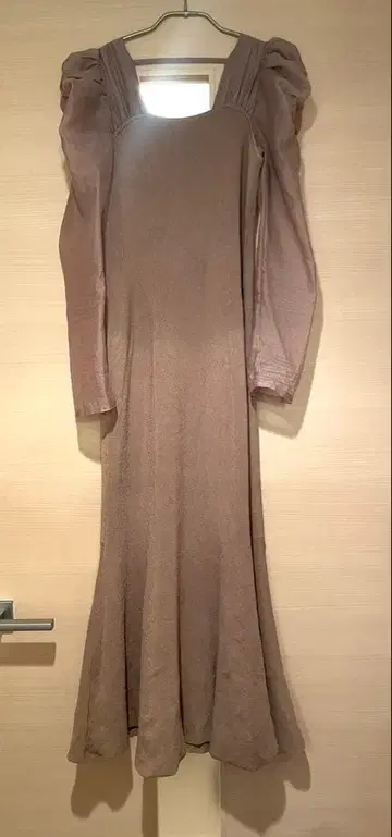 [ Fray I.D ] 소매 시어 볼륨 긴팔 니트 원피스