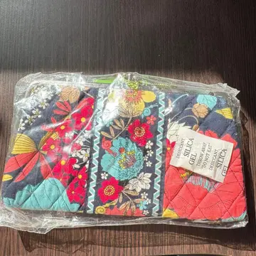 미사용 새상품 Vera Bradley Happy Snails 지갑