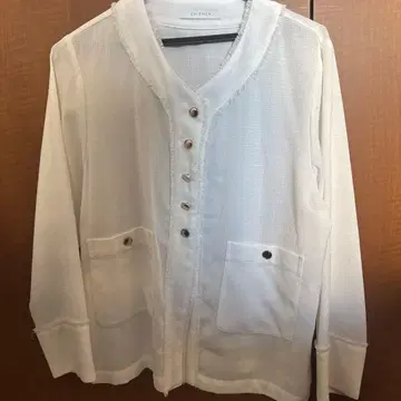 CHIGNON 후드 부착 노카라 자켓 화이트