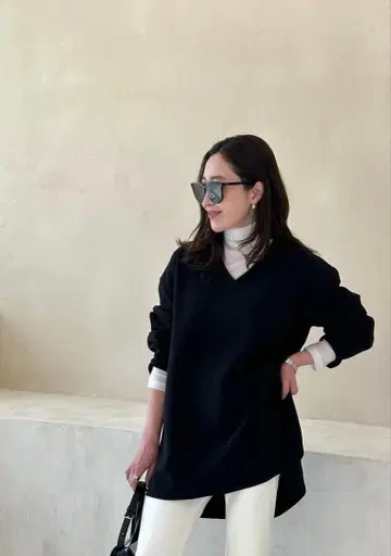 YONFA V넥 풀오버 블랙