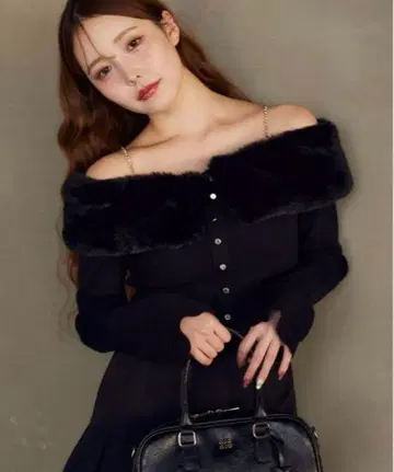 NICE CLAUP 인조 모피 비쥬 니트 블랙