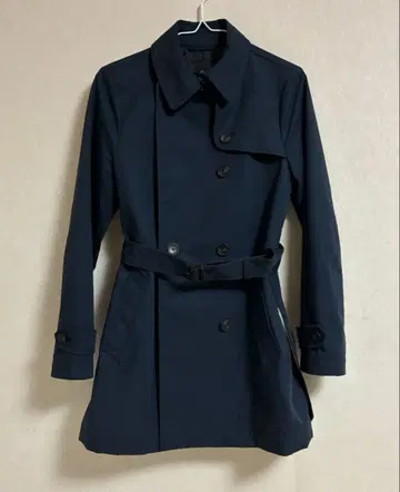 유니클로 트렌치코트 S 벨트 포함 교육용 실 있음 발수 가공 있음