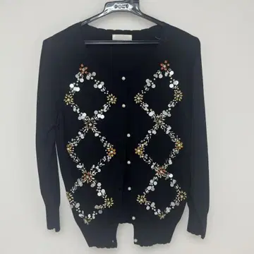cherry Ann 꽃무늬 비즈 긴팔 가디건 M 사이즈