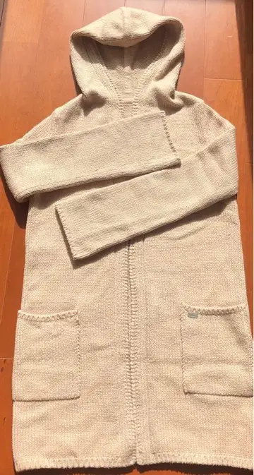 폭시 베이지 후드 부착 니트 가디건